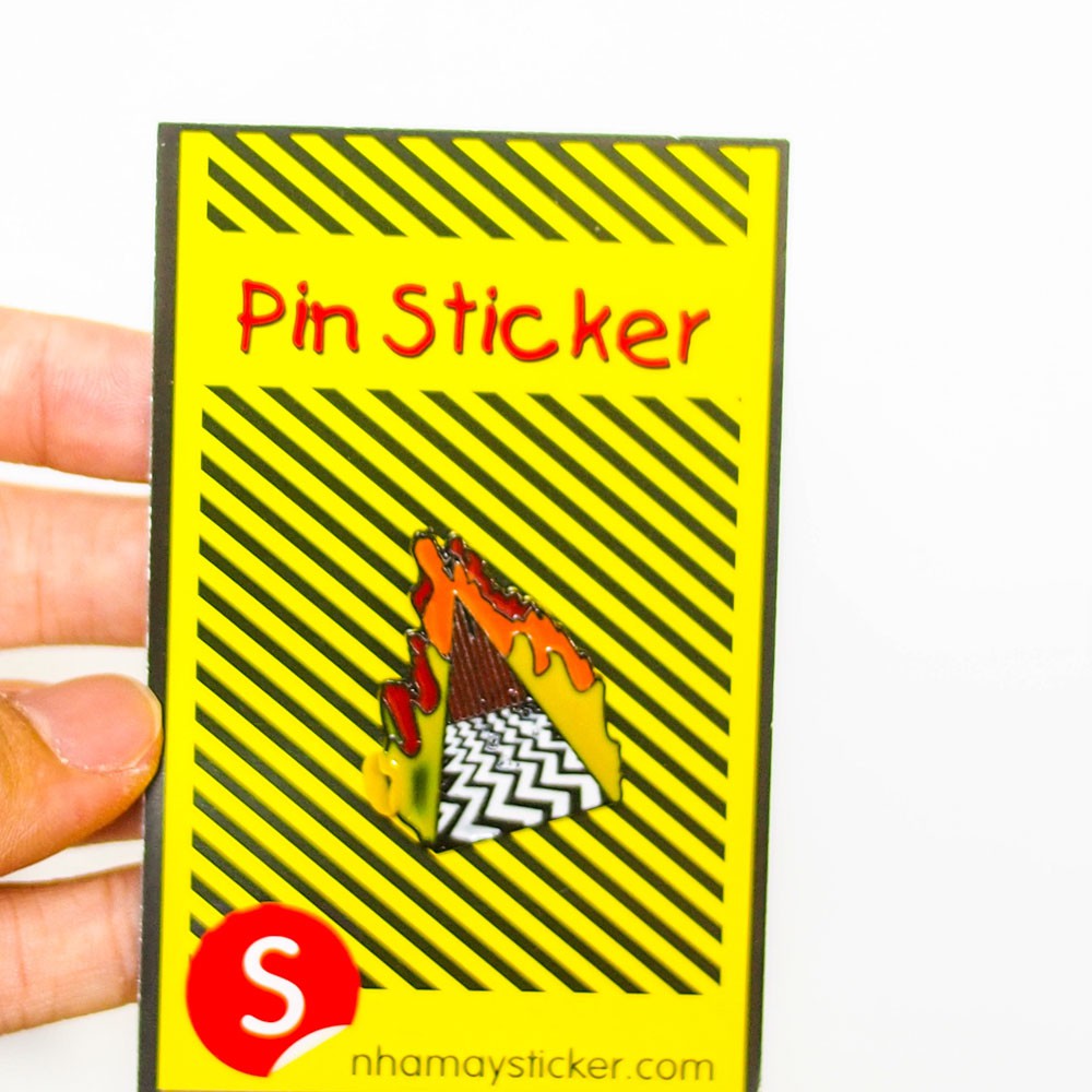 Pin sticker ghim cài áo Sticker Factory - Lều lửa đỏ