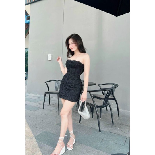 Đầm body ren cúp ngực