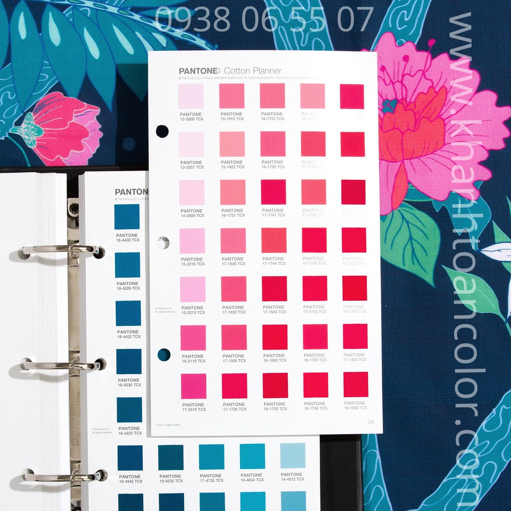 (CHÍNH HÃNG) Pantone TCX năm 2021 - Bảng màu Pantone Fashion Home Interiors Cotton Planner FHIC300A  - Từ PANTONE LLC