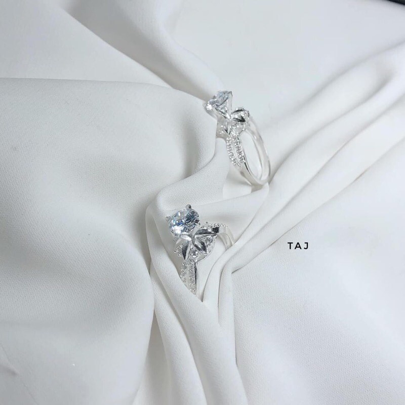 NHẪN NỮ MẶT ĐÁ TRẮNG BẠC TA - HÀNG ĐẸP DÀY DẶN