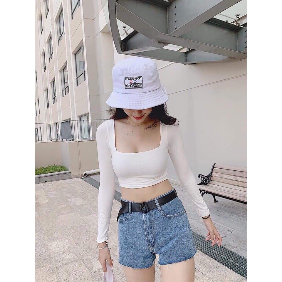 Áo croptop cổ vuông tay dài tối giản