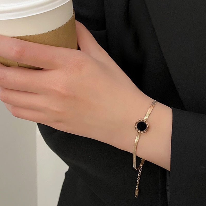 Lắc tay nữ titan không gỉ vòng tay titan nữ mặt cỏ 4 lá trang sức titan cao cấp thời trang