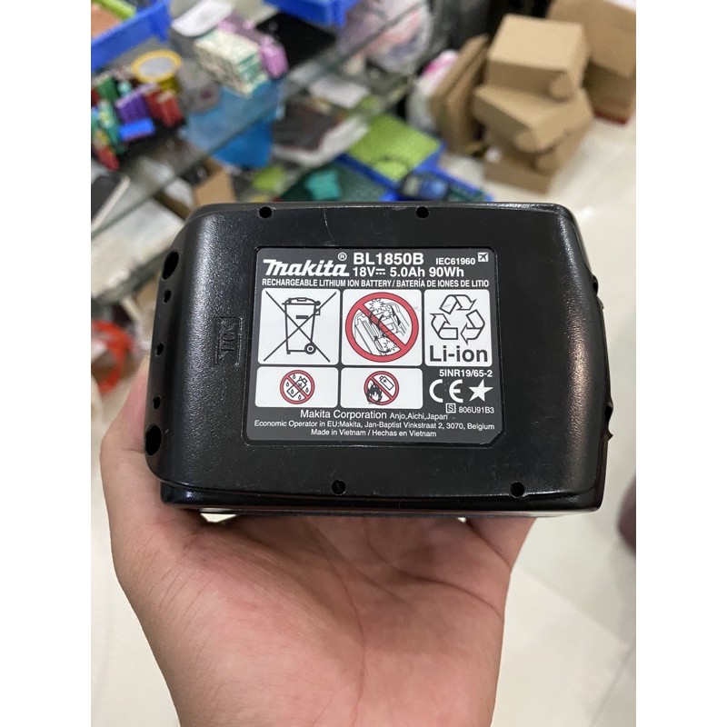 Pin Makita 5s 18V 5AH nhận sạc zin, có led báo Pin như zin. BN.