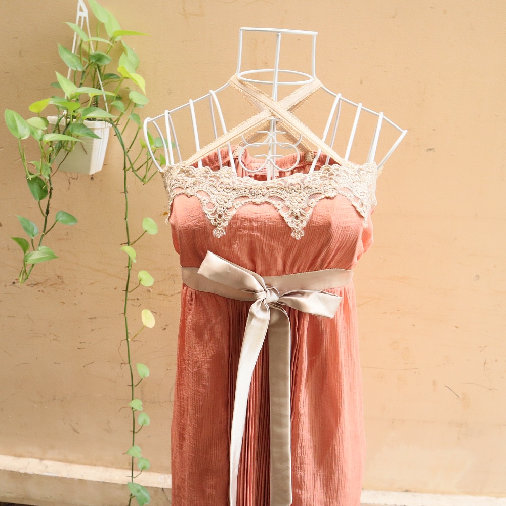 Đầm kiểu 2 dây