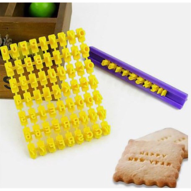 Khuôn nhấn cookies - chữ vàng