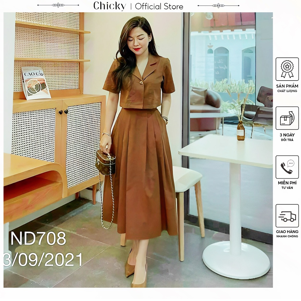 set áo và chân váy áo crotop tay ngắn cổ vet phối cùng chân váy dài xếp ly