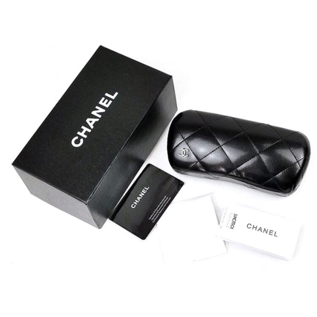 Hộp đựng kính hiệu chanel