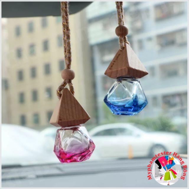 Chai nước hoa tinh dầu treo xe oto dáng kim cương