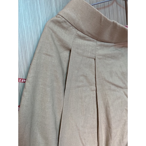 Thanh lý chân váy kaki dáng xoè cạp chun màu be của uniqlo