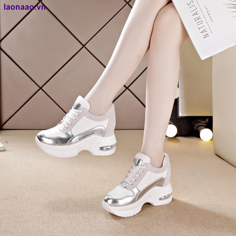 Giày thể thao đế dày tăng chiều cao thoáng khí màu đen thời trang mùa thu 2021 cho nữ