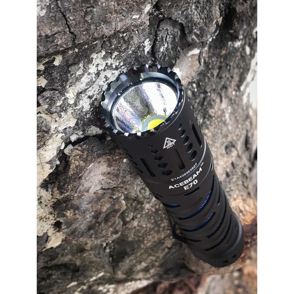 Đèn pin siêu sáng ACEBEAM E70 độ sáng 4600 lumen xa 240m LED XHP70.2 pin 21700  sạc USB-C