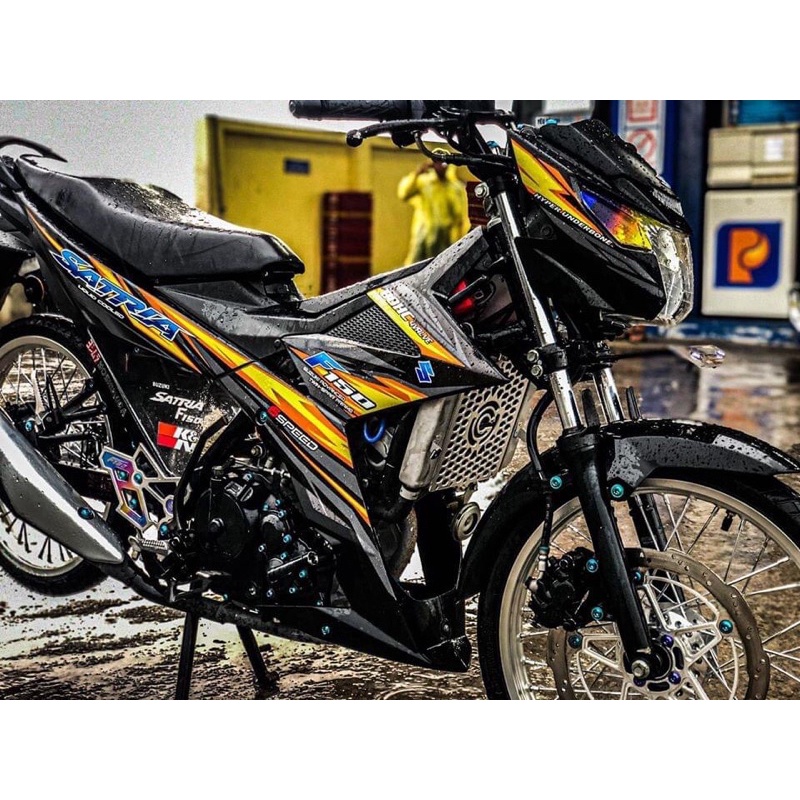 Tem rời satria đen xám