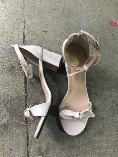 Thanh lý giày size 35