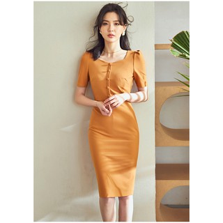 Đầm xòe cam cổ lục giác tay ngắn nút bọc