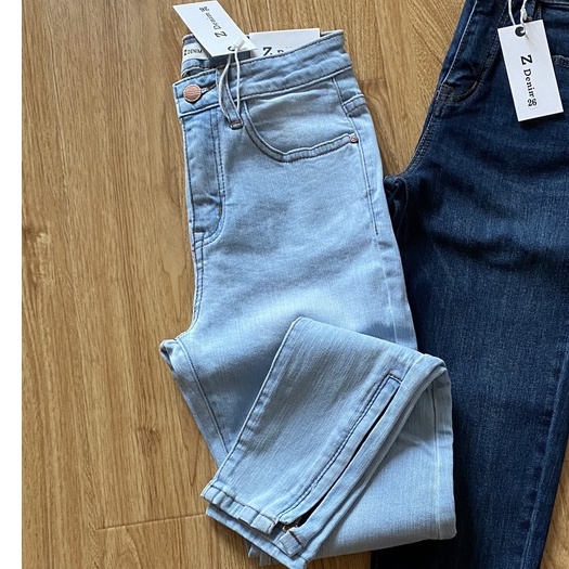 QUẦN JEANS SKINNY KHÓA GẤU ZAREEN JEA126 XANH NHẠT