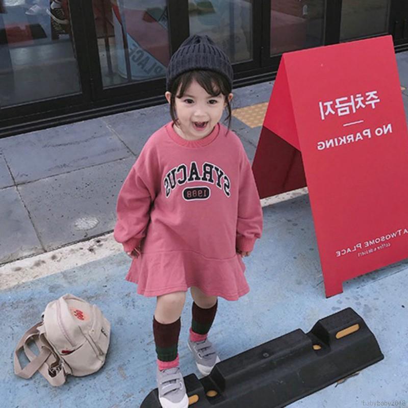 Áo thun sweater cổ tròn in chữ cho bé gái