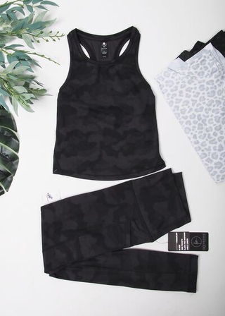 Áo croptop 9ODegree (không kèm bra)