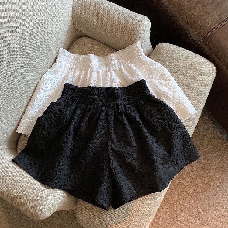 Quần short nữ ống rộng lưng cao cạp thun chun có túi in phồng hoa nổi