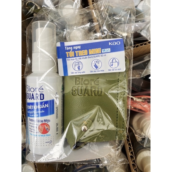 Xịt Diệt Khuẩn Bioré Guard 50ml/chai Tặng Túi Treo Mini Phiên Bản Giới Hạn