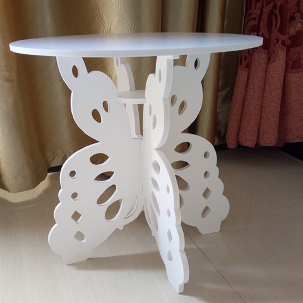 Bàn tròn con bướm