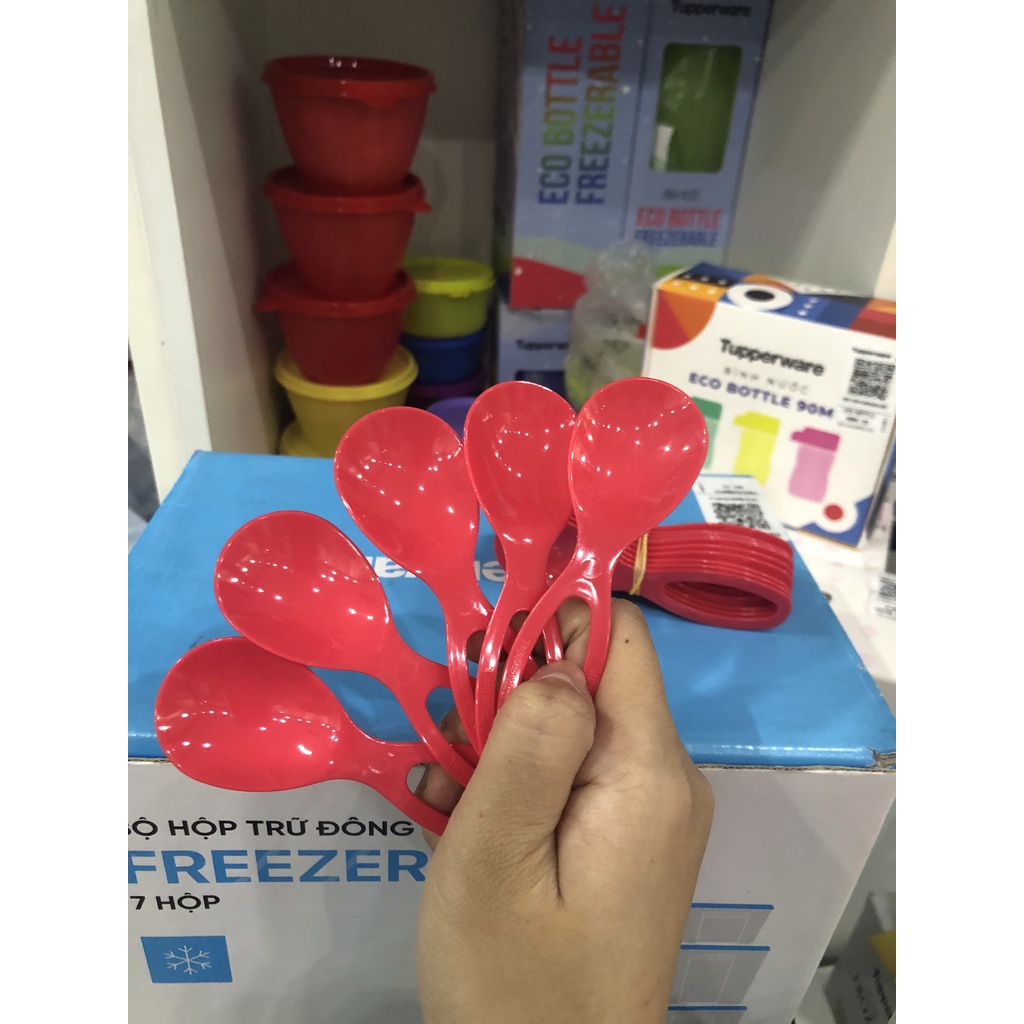 Dụng cụ ăn dặm cho bé Tupperware - Nhựa nguyên sinh