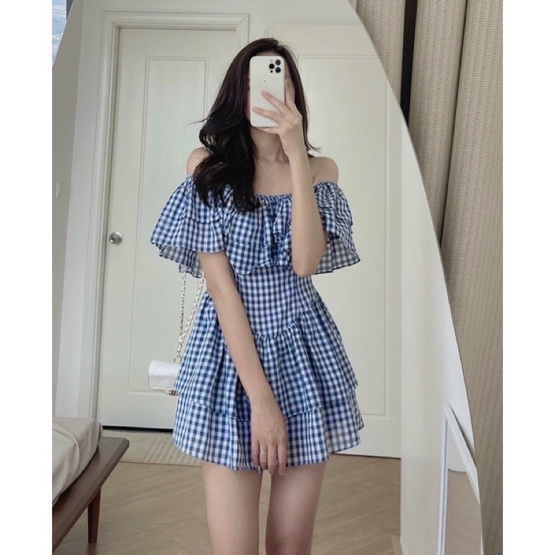 Jumpsuit caro xanh trễ vai xếp tầng , váy bẹt vai kẻ ô bèo tầng có lót quần