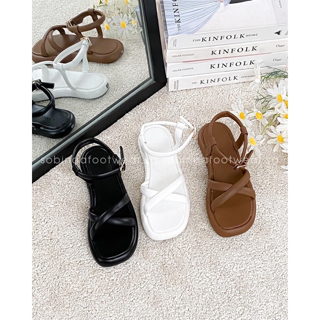 Sandal quai chéo phồng