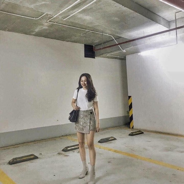 Chân váy midi của zar