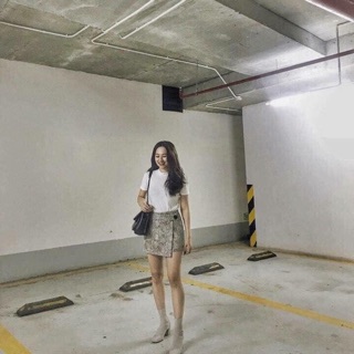 Chân váy midi của zar