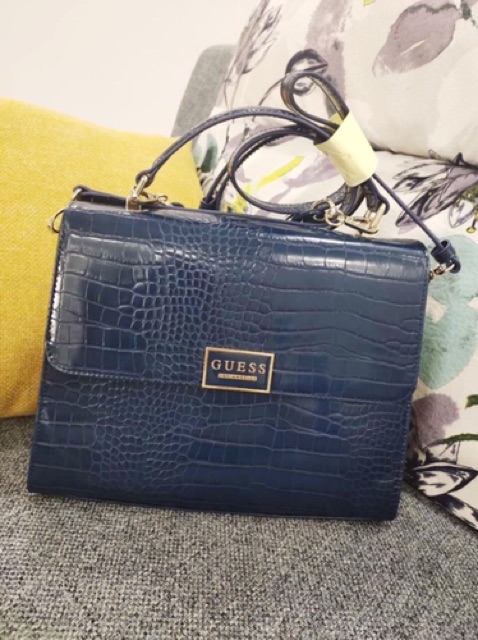 TÚI GUESS CÔNG SỞ