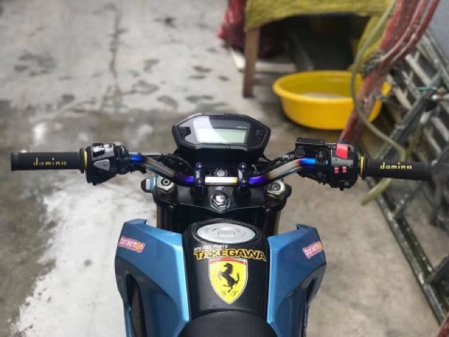 Ghi đông titanium thanh ngang phi 22mm trực tiếp msx , pcx , tnt , z125 , demons ...