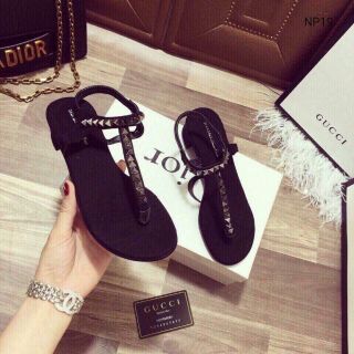 Sandal tán đinh