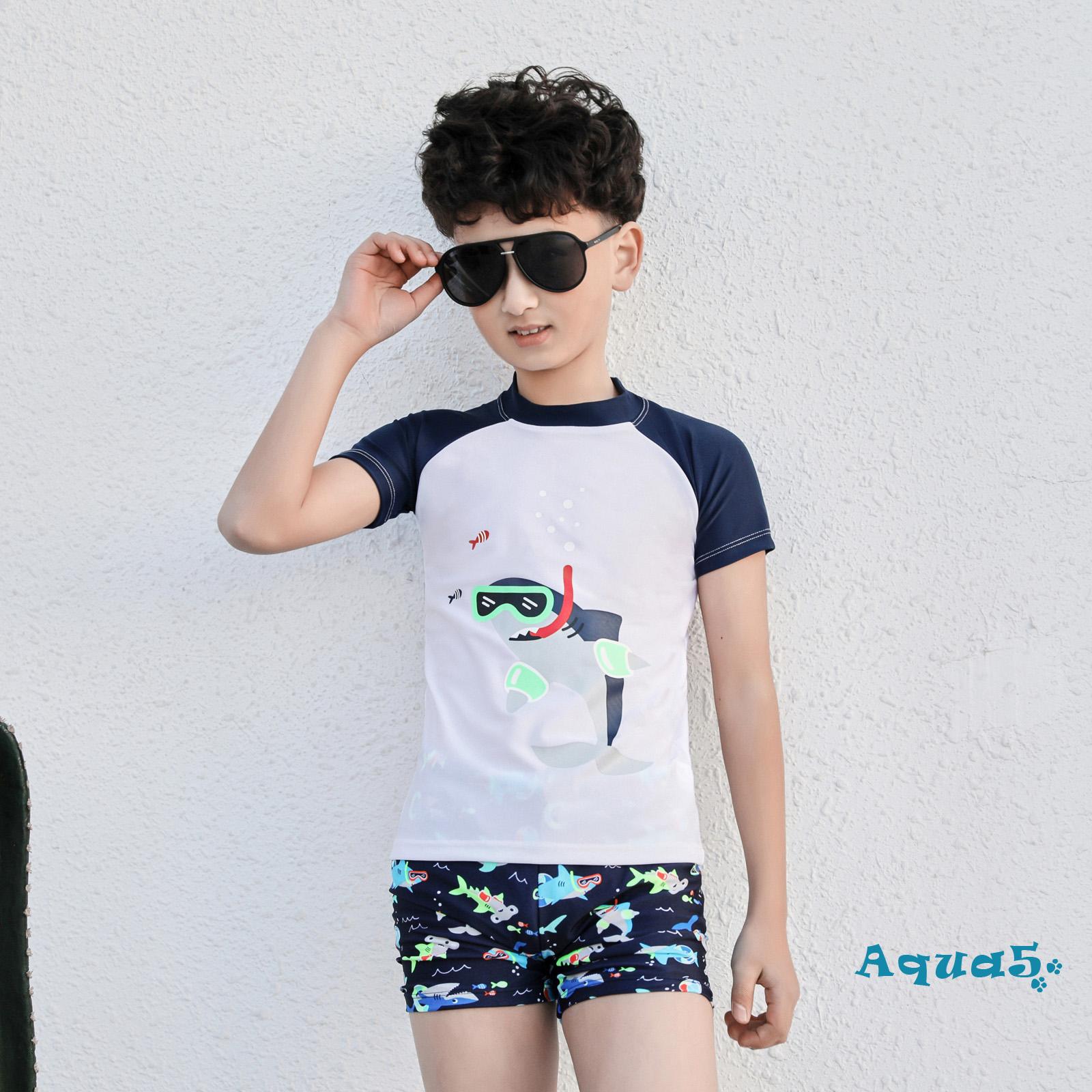 Set Đồ Bơi Áo Thun Tay Ngắn + Quần Short + Nón In Hình Dễ Thương Cho Bé Trai