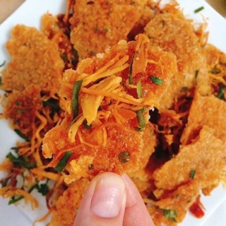 Cơm Cháy lắc Khô Gà Lá Chanh