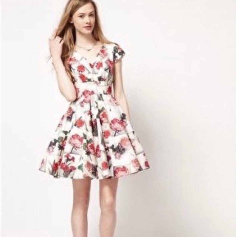 Đầm Ted baker hoa tươi tắn 🍀🍀🍀