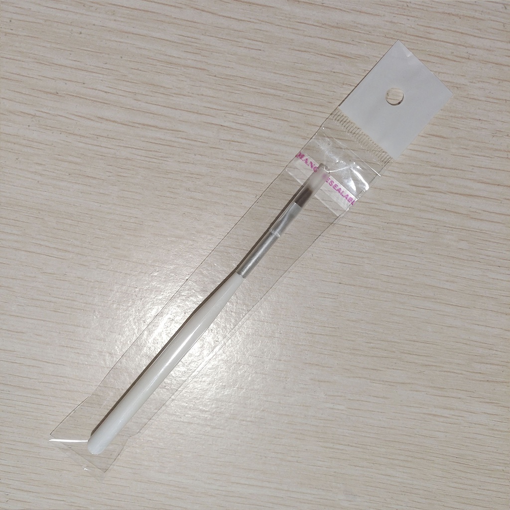 1 Cọ Sơn Móng Tay Cán Trắng Chuyên Dụng