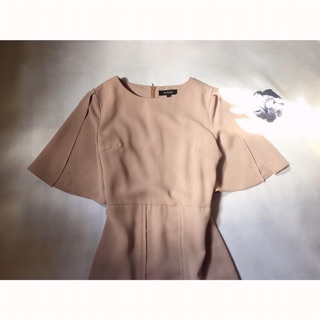 Đầm body tay lỡ xẻ tà