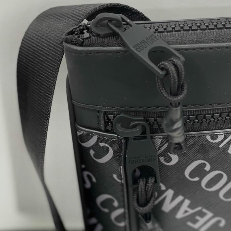TNS-Túi đeo chéo nam form chữ nhật couture siêu hottrend VSJ sling bag-chất da cao cấp-tone đen chữ trắng cá tính