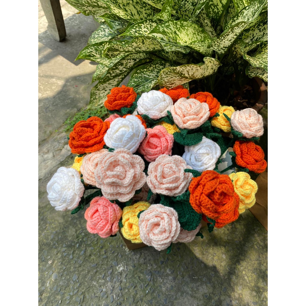 Hoa bằng len handmade xinh đẹp dành tặng cho người bạn yêu quí