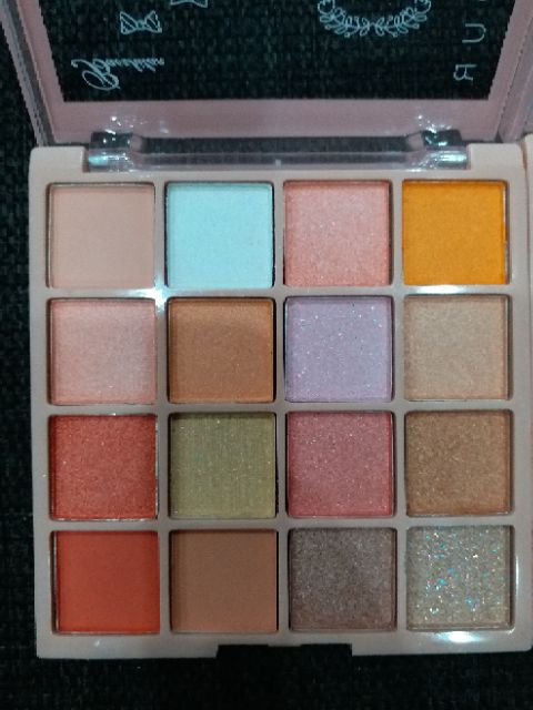 Bảng phấn mắt 16 ô happy love | BigBuy360 - bigbuy360.vn