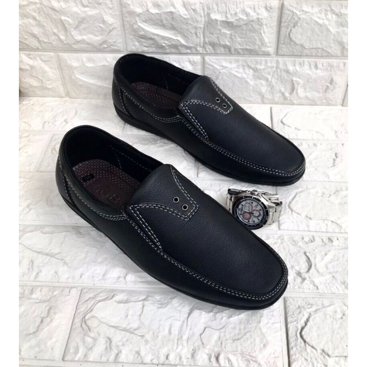 Giày lười nam mẩu mới, phom đẹp, mã GM11, da mềm,mang êm chân,  đế khâu sẳn rất chắc chắn