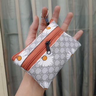Móc khóa ví cầm tay hoa cúc (7.5×11cm)