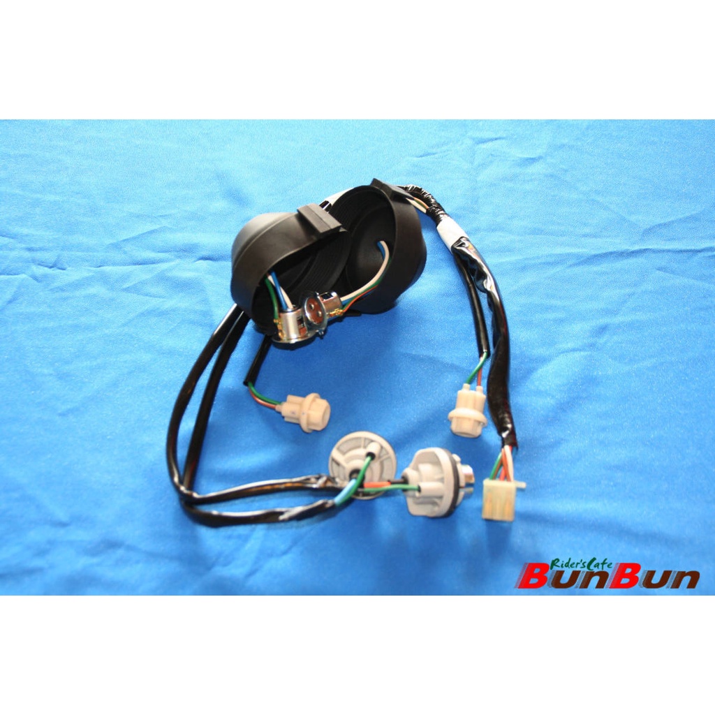 Giắc ghim dây điện đuôi đèn trước PCX Đời đầu Thái Việt Xài 2 bóng nhỏ