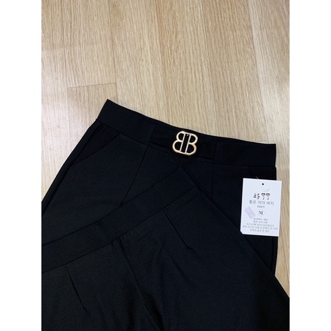 Quần legging đùi lửng nữ thể thao có túi vải Umi cạp chữ - Quần short nữ ngố mặc nhà dáng ôm bó sooc lưng chun tập gym | BigBuy360 - bigbuy360.vn