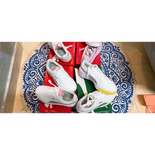 giày sneaker