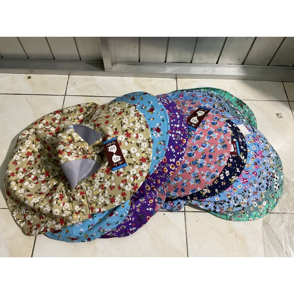 Khẩu trang nón Duy Ngọc vành tròn hoa nhỏ nhiều màu chất liệu cotton và lưới, thoáng mát, che vai và cổ