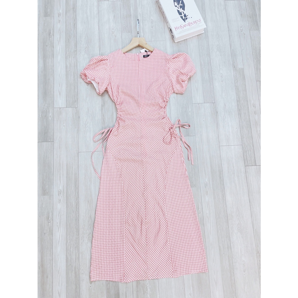 VÁY THIẾT KẾ KẺ CARO HỒNG TRẮNG RÚT EO TAY BỒNG ZARA