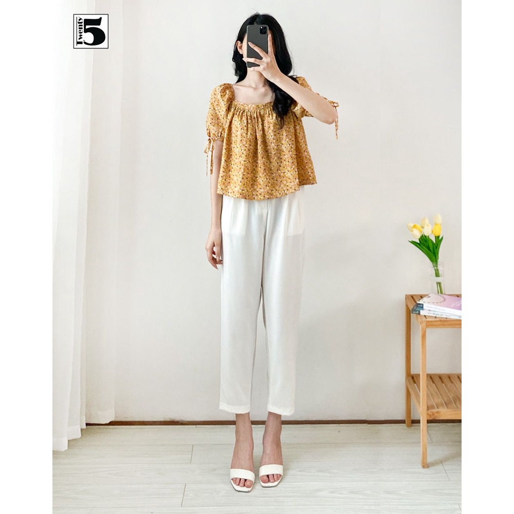 Áo kiểu nữ hoa nhí vintage nhún ngực chun vai Twentyfive A14