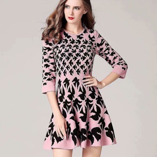 Váy len hồng Alexander Mcqueen