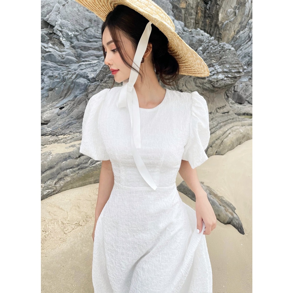 Váy cổ tròn tay bồng nơ lưng TIINSTORE VHN526